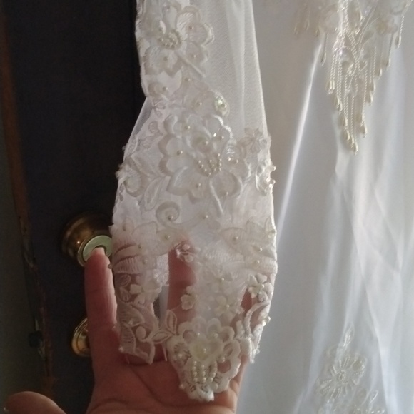 wedding dress size 12 white with sequins and pearl long train San Martin - Picture 4 of 16
